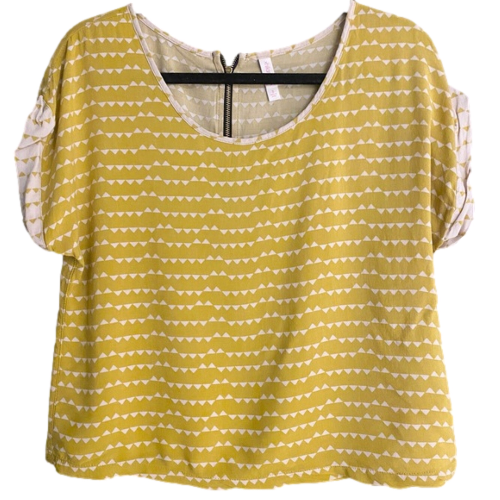 xhiliration Size S mustard yellow & white top